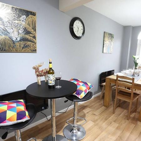 Family And Contractors Hs2 Nec Airport 3Beds Homebase 버밍엄 외부 사진